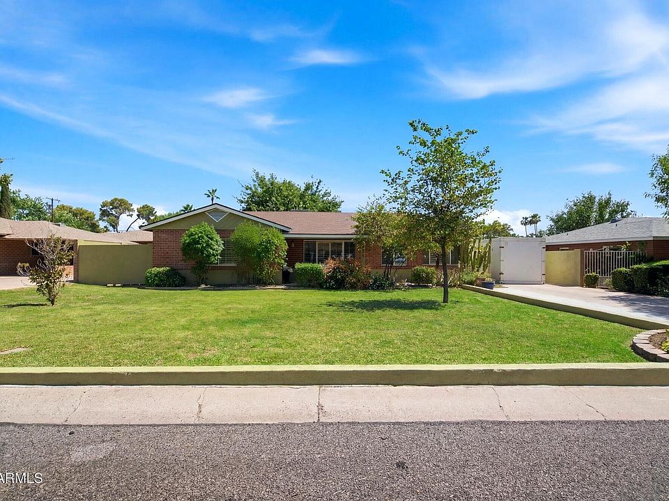 1st image of 4045 E CAMBRIDGE Avenue