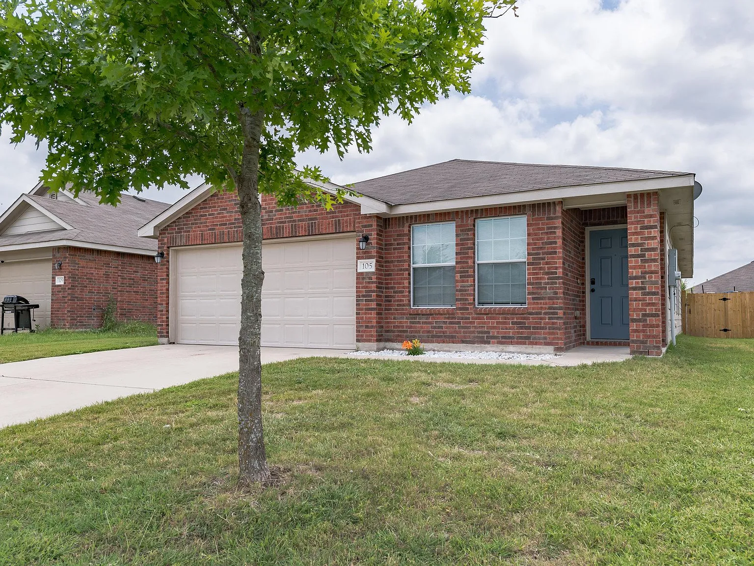 3 bed, 2.0 bath, 1458 sqft, $1,600 — Photo 2