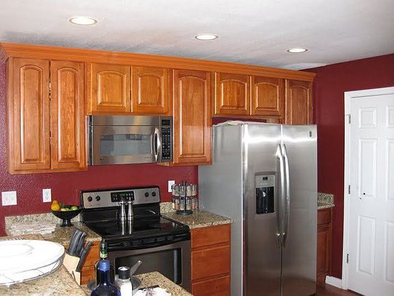 Remodeled kitchen, stainless appliances and granite countertops