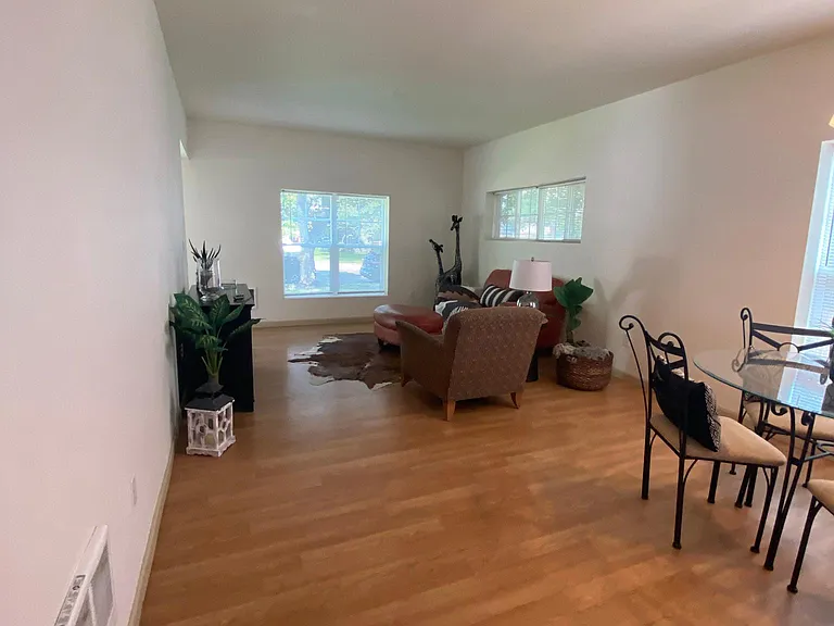 301 Edwards St — Photo 4