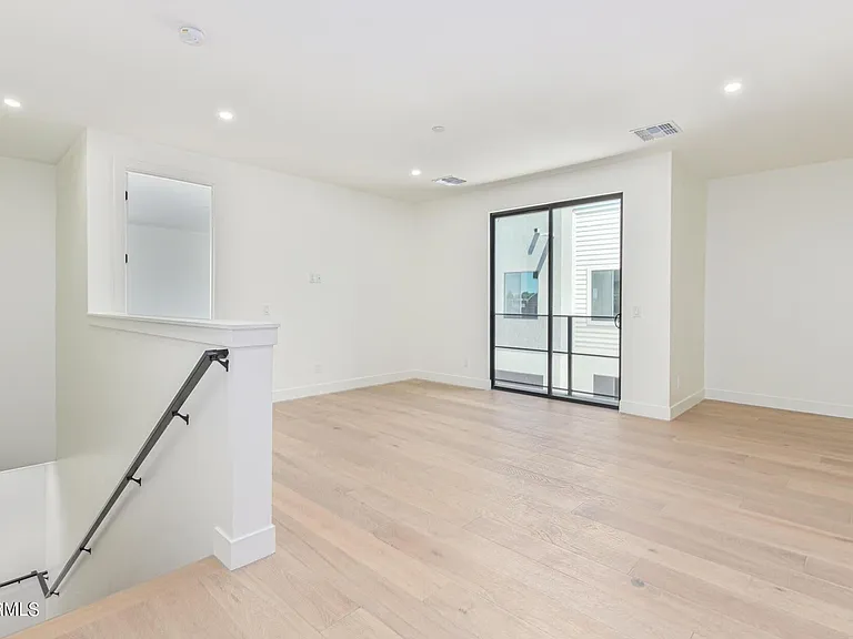 1625 E Lamar Rd #1 — Photo 9
