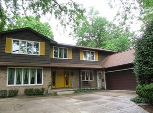 26498 Annesley Rd, Beachwood, OH 44122