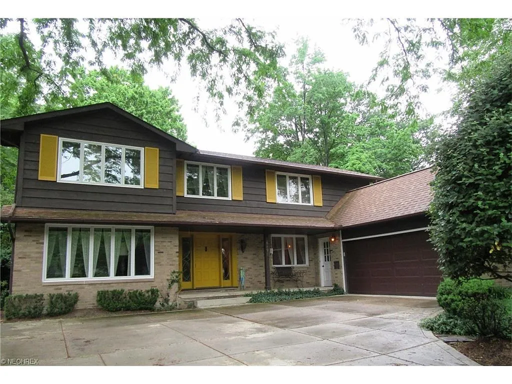 26498 Annesley Rd photo 1