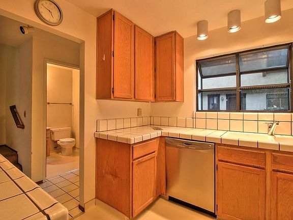 3rd image of 964 Bellomo Ave #3