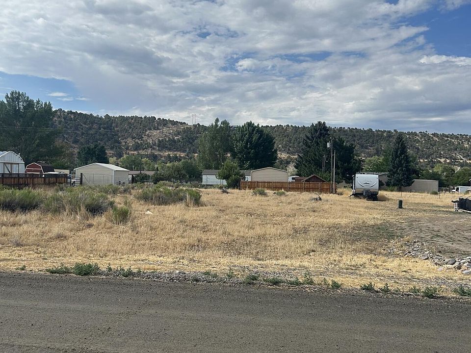 2nd image of 15 E Spring Dr
