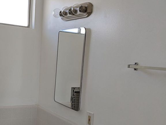 5th image of 905 Edgewood St APT 08