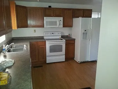 Spruce Ct — Photo 5