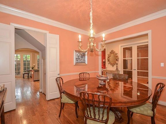 4th image of 1406 E Hilshire Park Dr