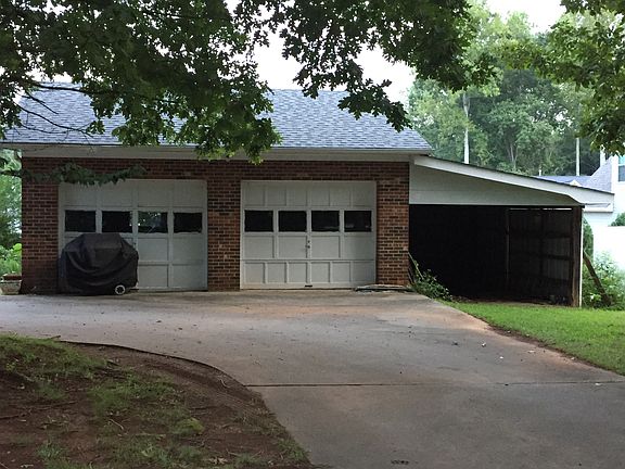 Detached Garage