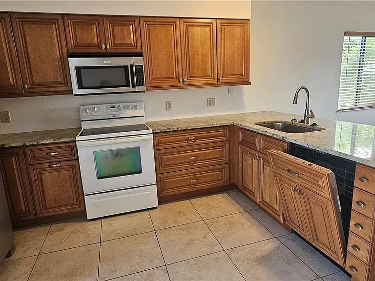 4904 Vincennes Ct #209 — Photo 6