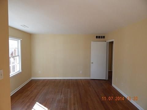 4th image of 3800 Philsdale Ave