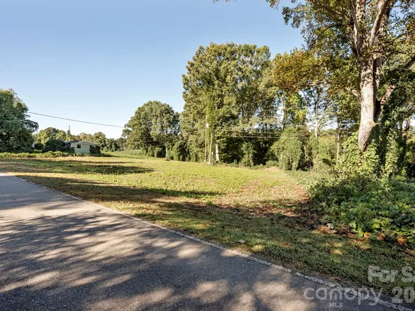 1483 Washington Ln, Catawba, NC 28609