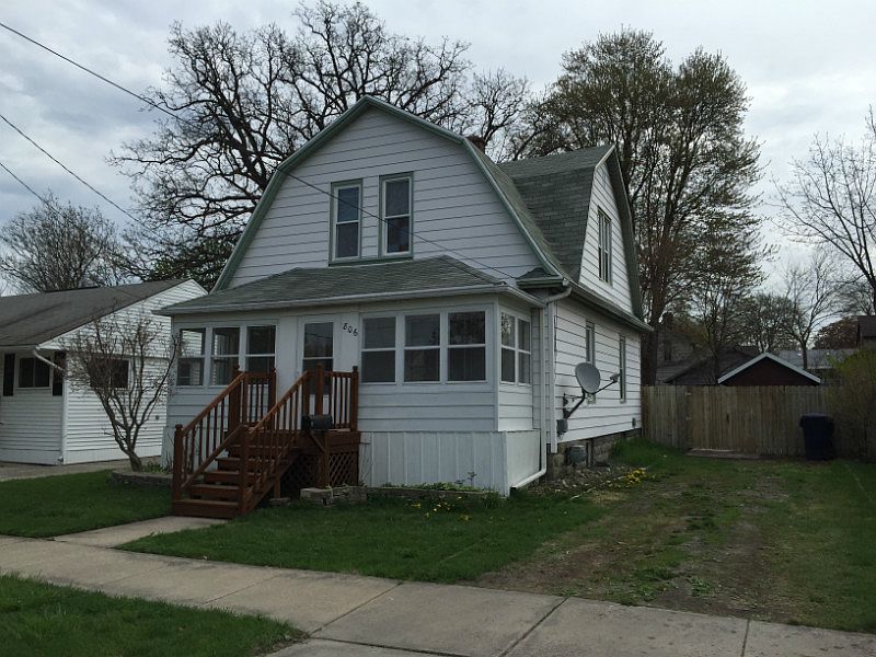 1st image of 806 N Linn St