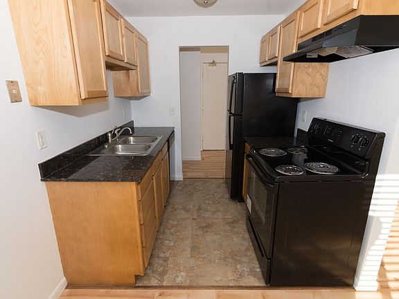 4th image of 2741 Pillsbury Ave S APT 202