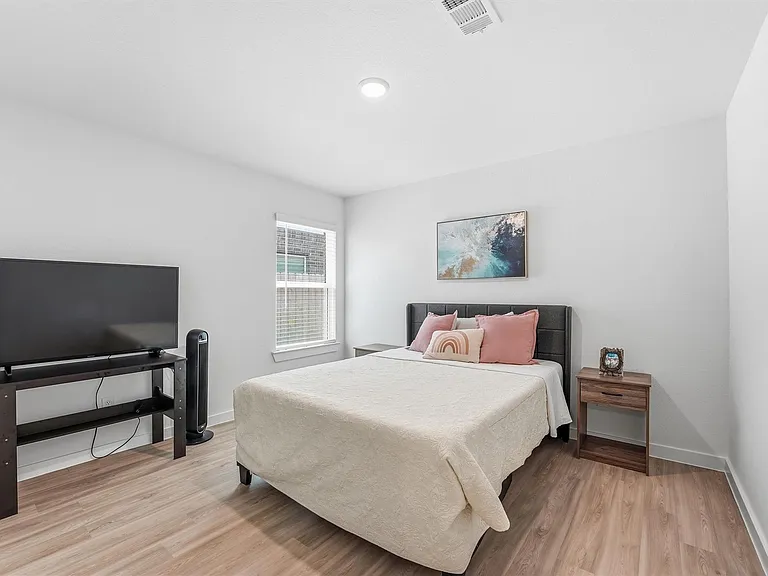 8611 Pier Cove Dr — Photo 8