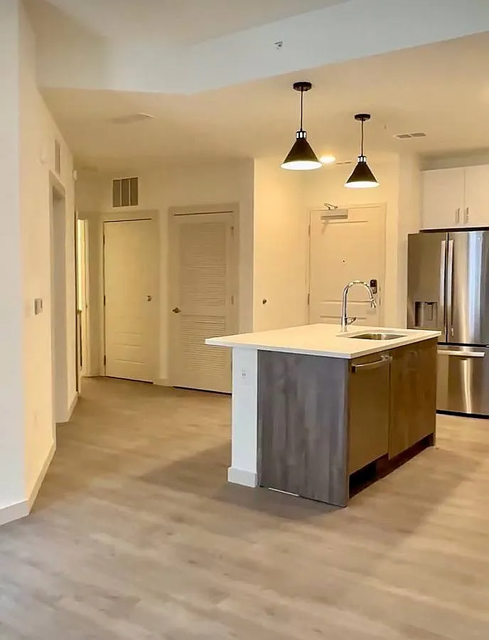 1298 E Madison St in Tampa, FL 33602 — Photo 3