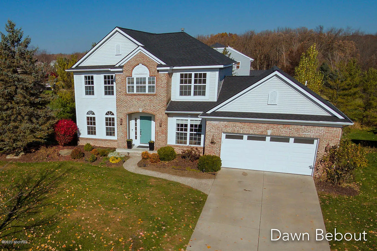 7927 Thornapple Club Dr SE photo 1