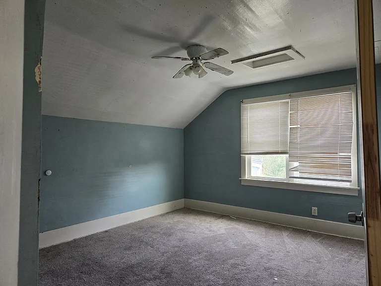 320 Main St — Photo 11