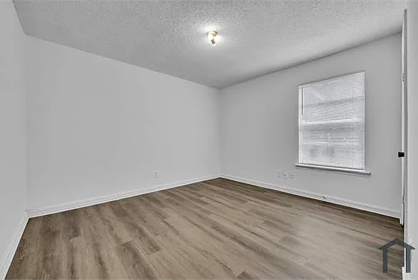 521 16th St SW #523 — Photo 5