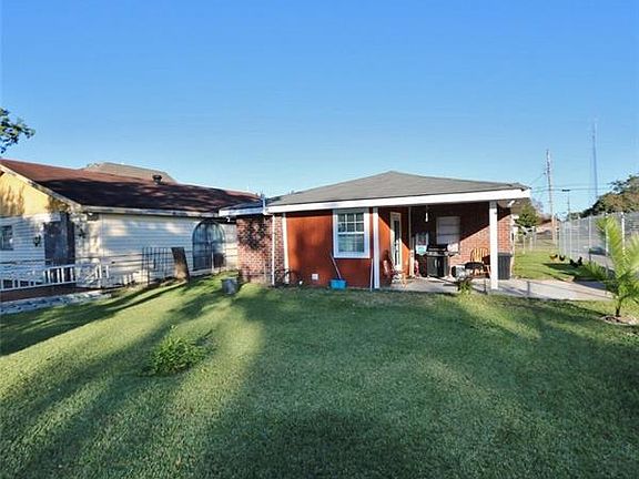 3rd image of 1768 Plaza Dr
