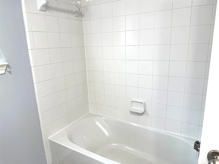6826 Chester Oak Dr — Photo 19