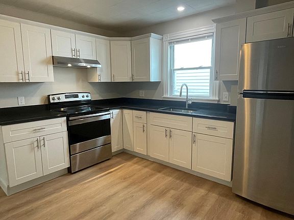 2nd image of 38 Graham St #101