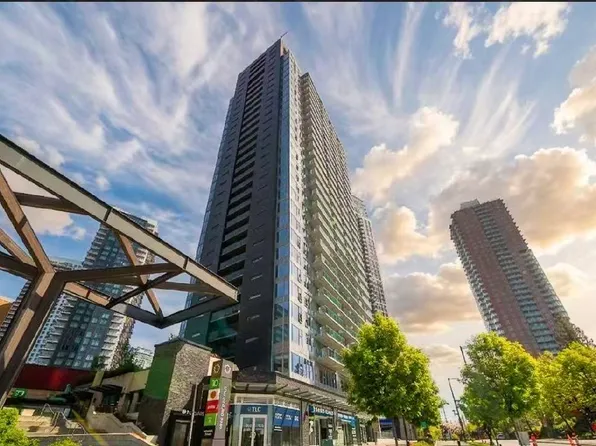 13655 Fraser Hwy #1905, Surrey, BC V3T 2V6