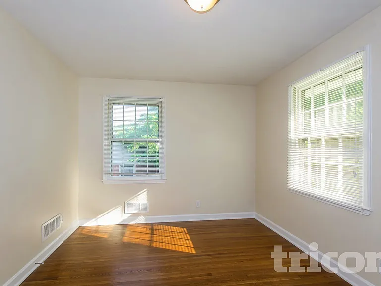 4200 Gladstone Ln — Photo 11