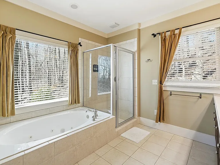 425 Sanderlin Mountain Dr — Photo 15