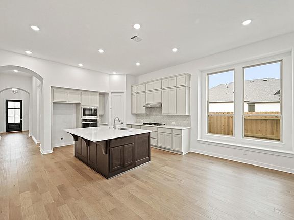4th image of 111 Silverbow Creek Way