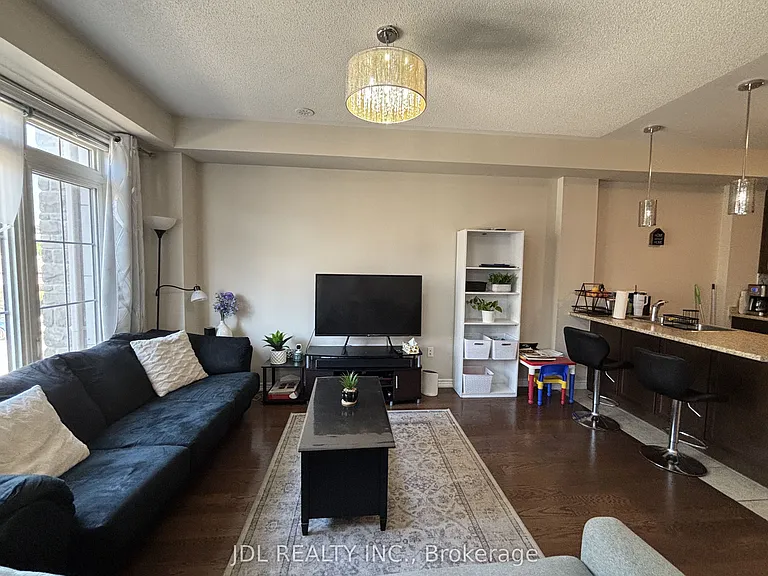 2435 Greenwich Dr #33 — Photo 7