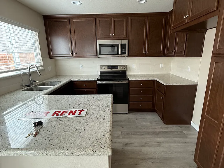 458 Peppercorn Dr — Photo 6