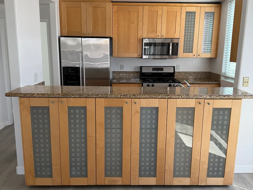 1515 S Shenandoah St #202