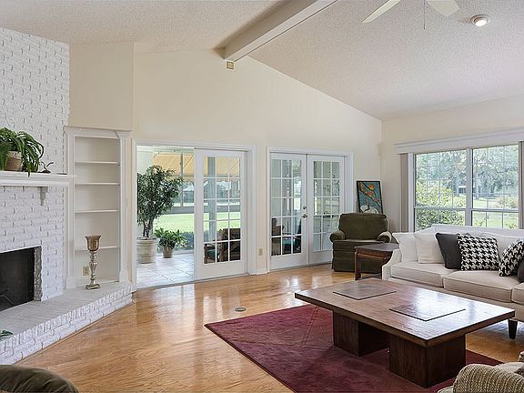 5th image of 2418 Sweetwater Country Club Dr