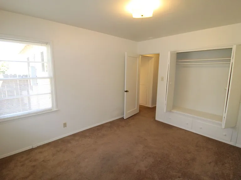 Charming Midtown Ventura Home- 3 Bedroom + 1.75 Bath — Photo 28