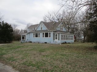 1514 W Maple St, Columbus, KS 66725