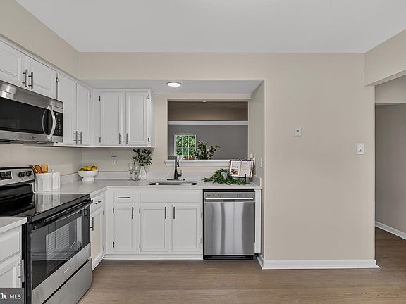 4th image of 3388 Garrison Cir