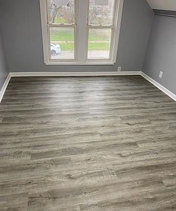 5th image of 545 E 154th Pl #2