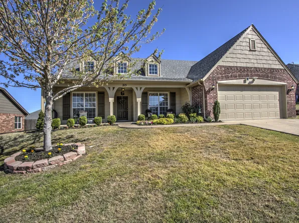 215 E 126th St S, Jenks, OK 74037