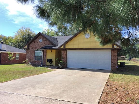 4th image of 10902 Forest Ln