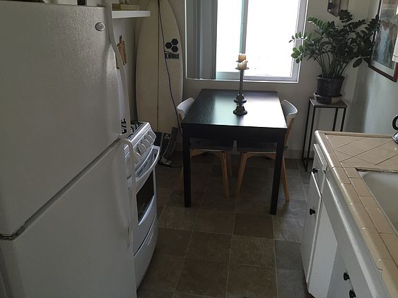 2nd image of 930 Felspar St APT 1