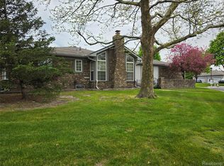 48484 Savoy Ct, Shelby Township, MI 48315
