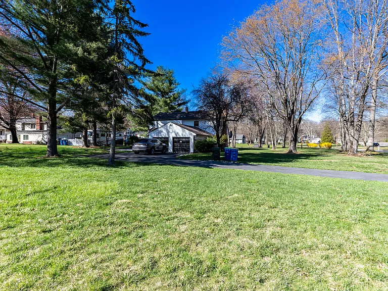 27 Meadowview Rd — Photo 29