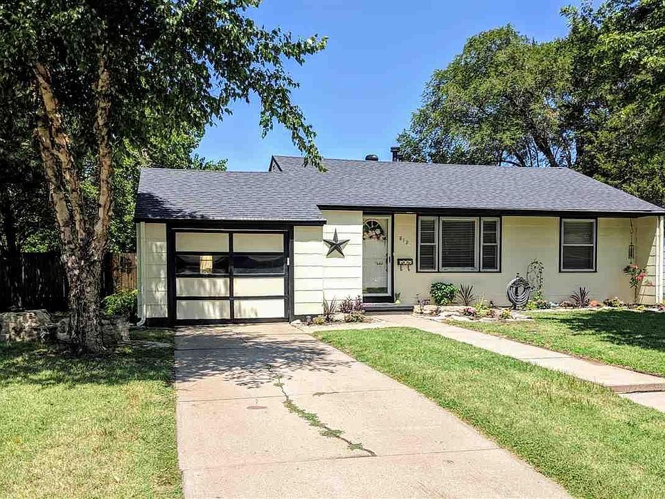 1st image of 812 W 20th Ave