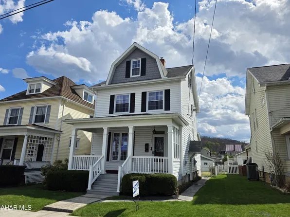 631 W 16th St, Tyrone, PA 16686