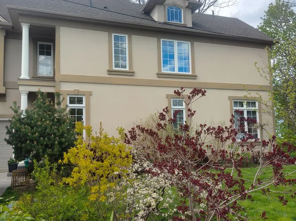 22 Ursula Ave, Saint Catharines, ON L2T 1T1