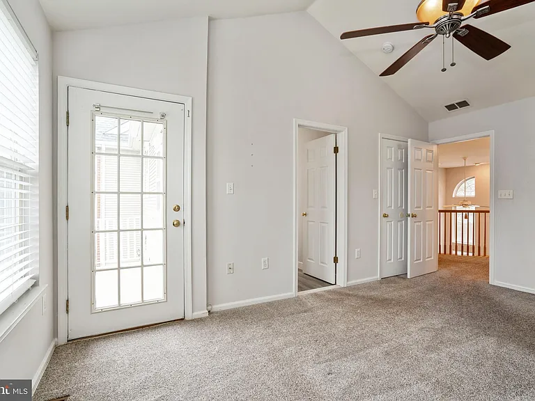 210 Kentshire Ct — Photo 17