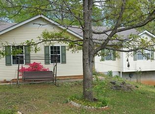 139 Ridgeway Ct, Maysville, GA 30558