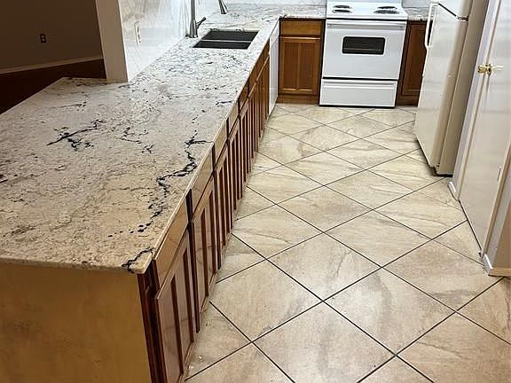 4th image of 13611 White Cliff Dr