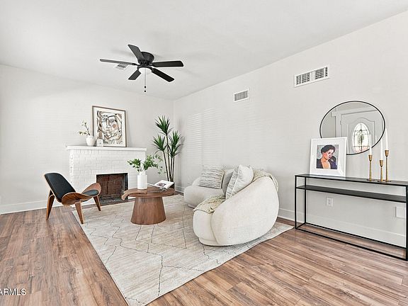 2nd image of 1005 E MORELAND Street